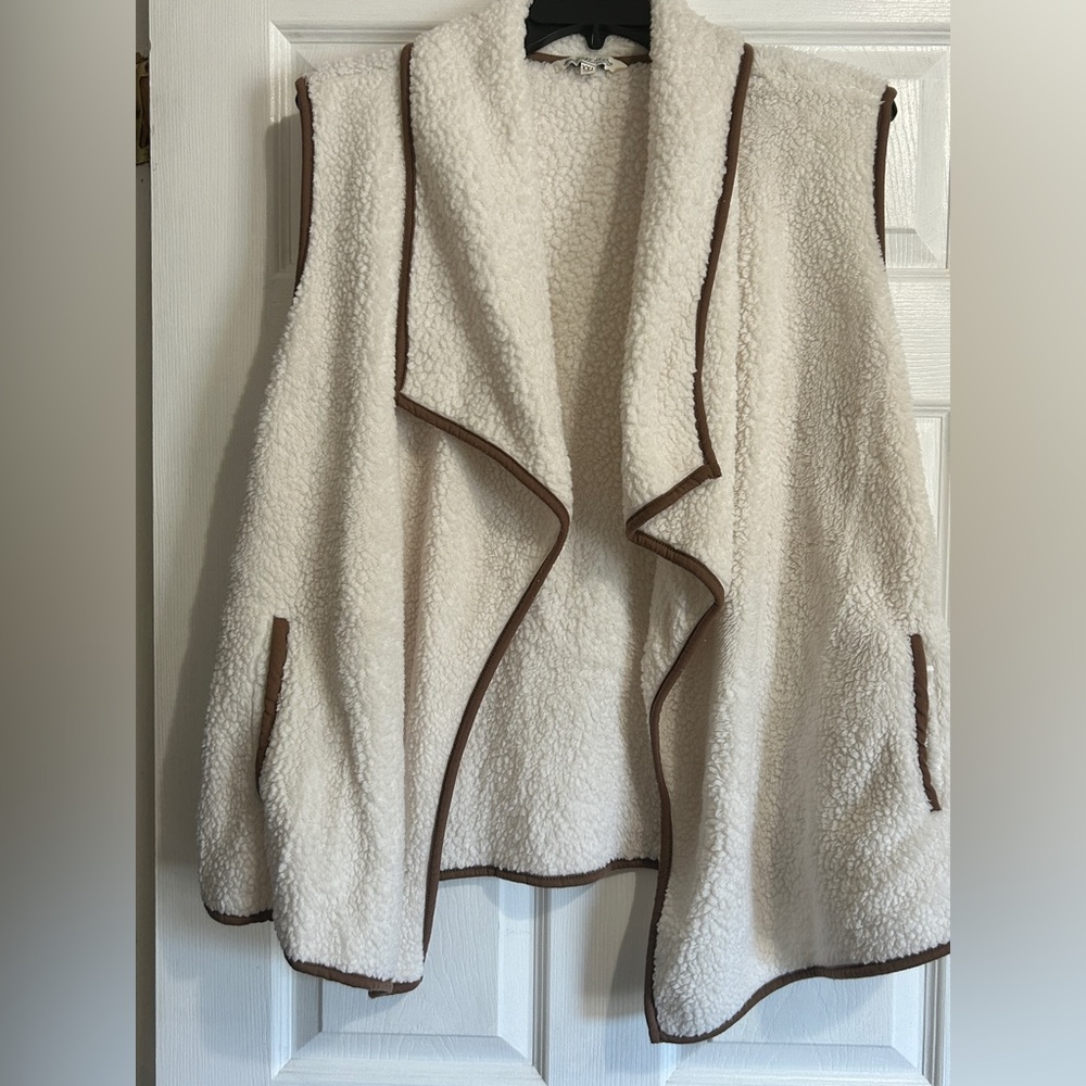 Heritage Cozy Cream Teddy Vest with Brown Trim
